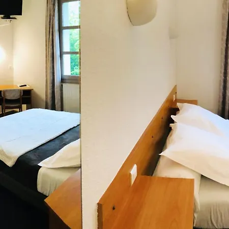 Hotel L'escoundillou 2*