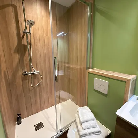 L'escoundillou Hotell 2*